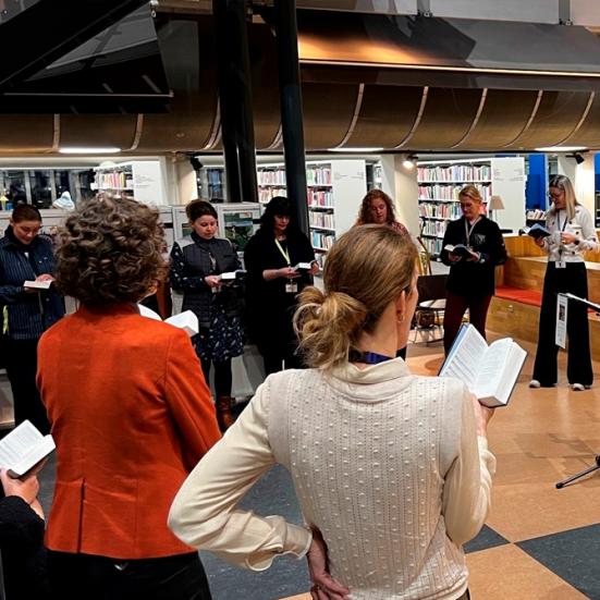 Morgensang på biblioteket