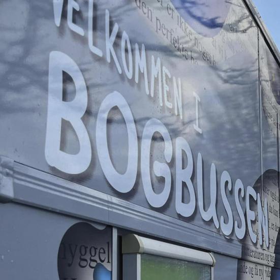 Billede der viser udsnit af Bogbussen 