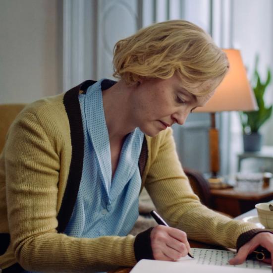 Astrid Lindgren ved skrivebordet