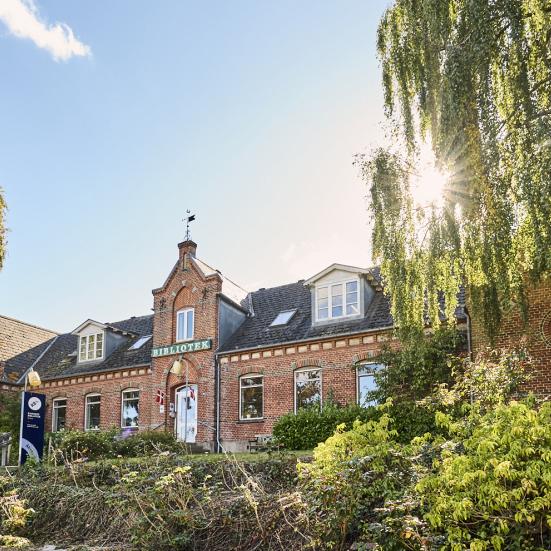 Kristrup Bibliotek set udefra