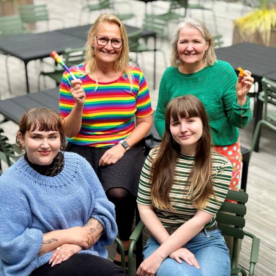 Lena Koldsø og Bettina Boddum fra Randers Bibliotek sammen med Thea Nørgaard Feldager og Sara Thelén Schlüter fra Randers Regnbuen.