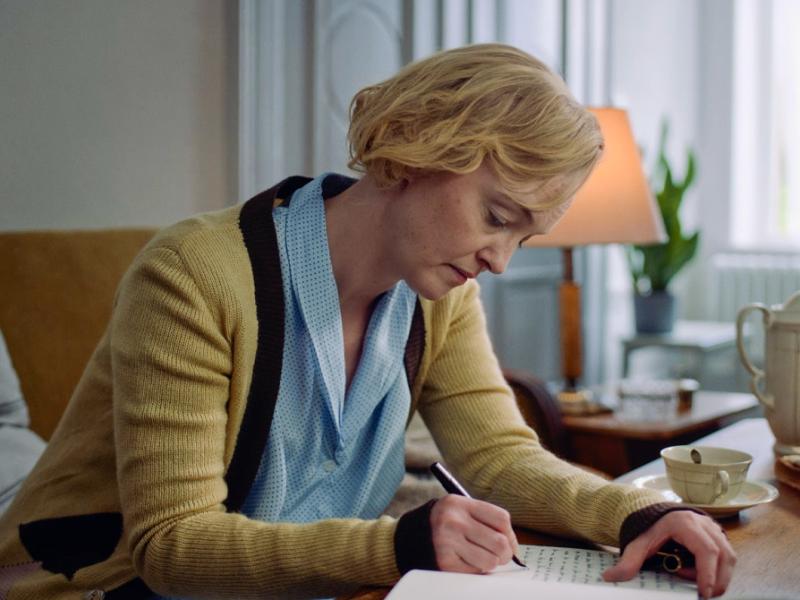 Astrid Lindgren ved skrivebordet