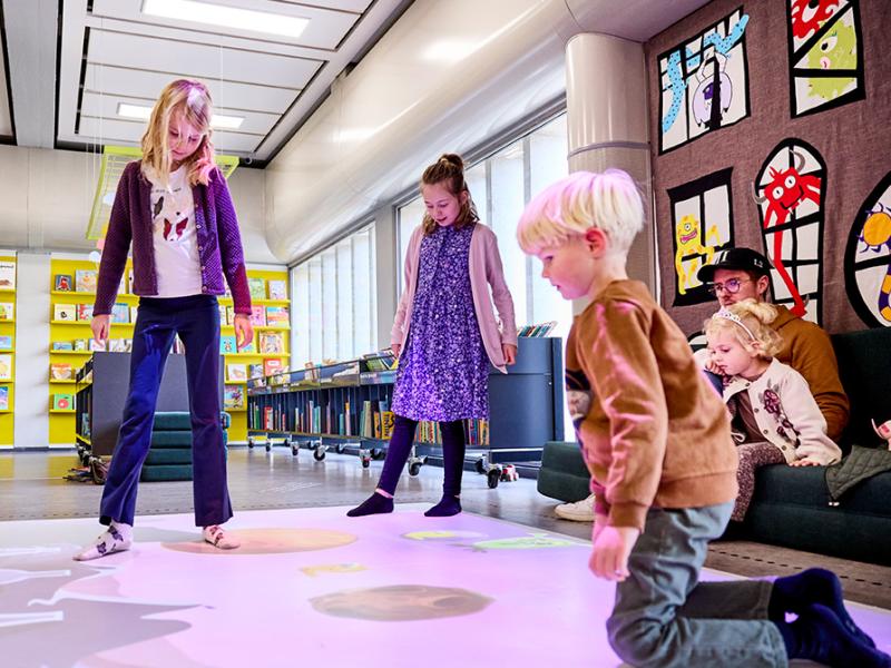 Besøg på biblioteket