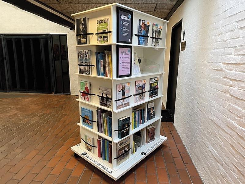 Bogtårn i Assentoft kultur- og fritidscenter