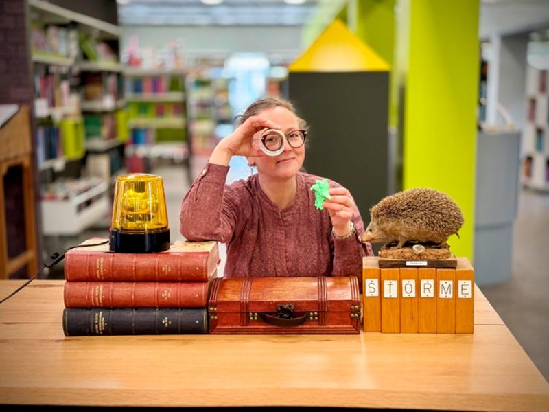 Rebecca i børnebiblioteket