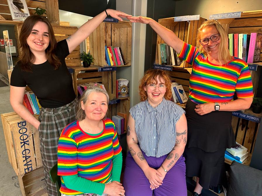 Fra venstre Sara Thelén Schlüter, Randers Regnbuen, Lena Koldsø, Randers Bibliotek, Thea Nørgaard Feldager, Randers Regnbuen og Bettina Boddum, Randers Bibliotek. 