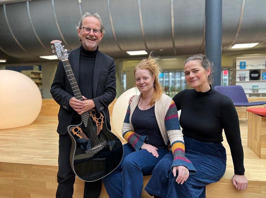 Peter, Marie og Signe i pyramiden på Hovedbiblioteket